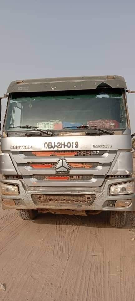Dangote Trucks Caught Smuggling Cement to Cameroon
