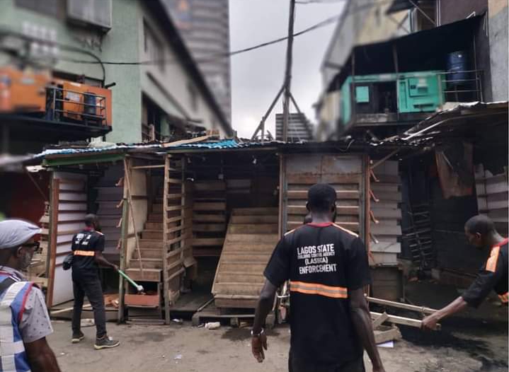Lagos Demolish 300 Distressed Buildings To Safe Lives
