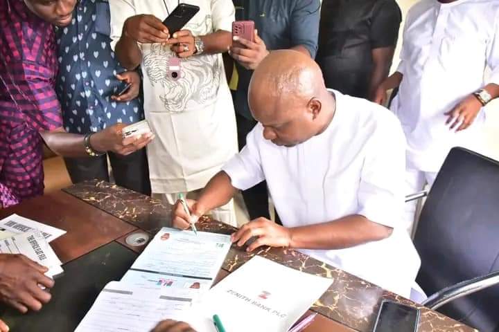 Abia PDP Depletes as More Members Defect to APC