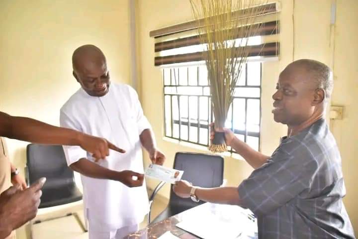 Abia PDP Depletes as More Members Defect to APC